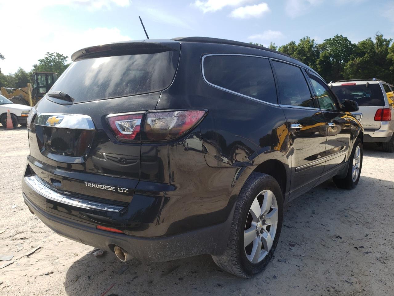 Photo 4 from auction – 2014 CHEVROLET TRAVERSE L with VIN 1GNKRJKD8EJ146482