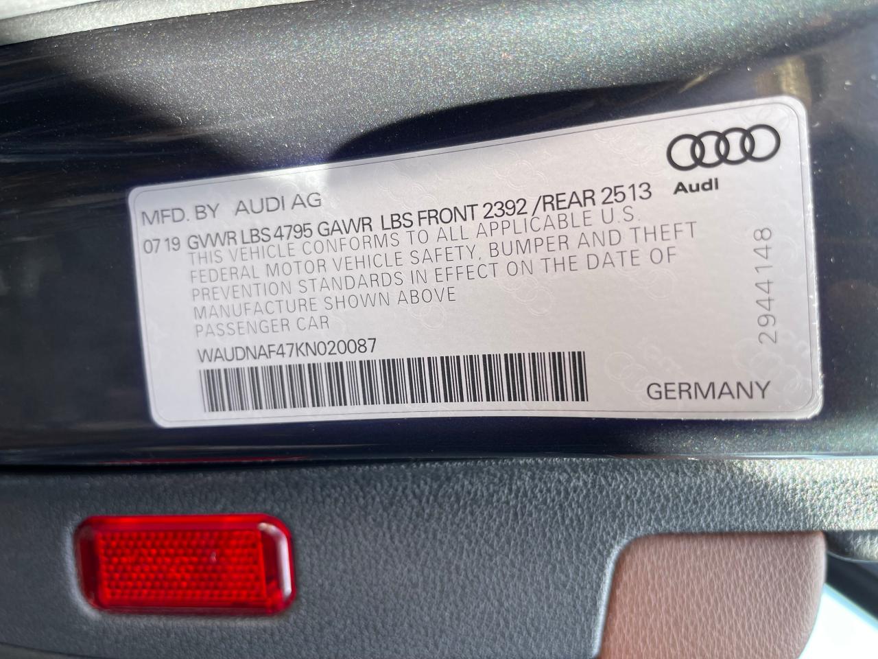 Photo 10 from auction – 2019 AUDI A4 PREMIUM with VIN WAUDNAF47KN020087