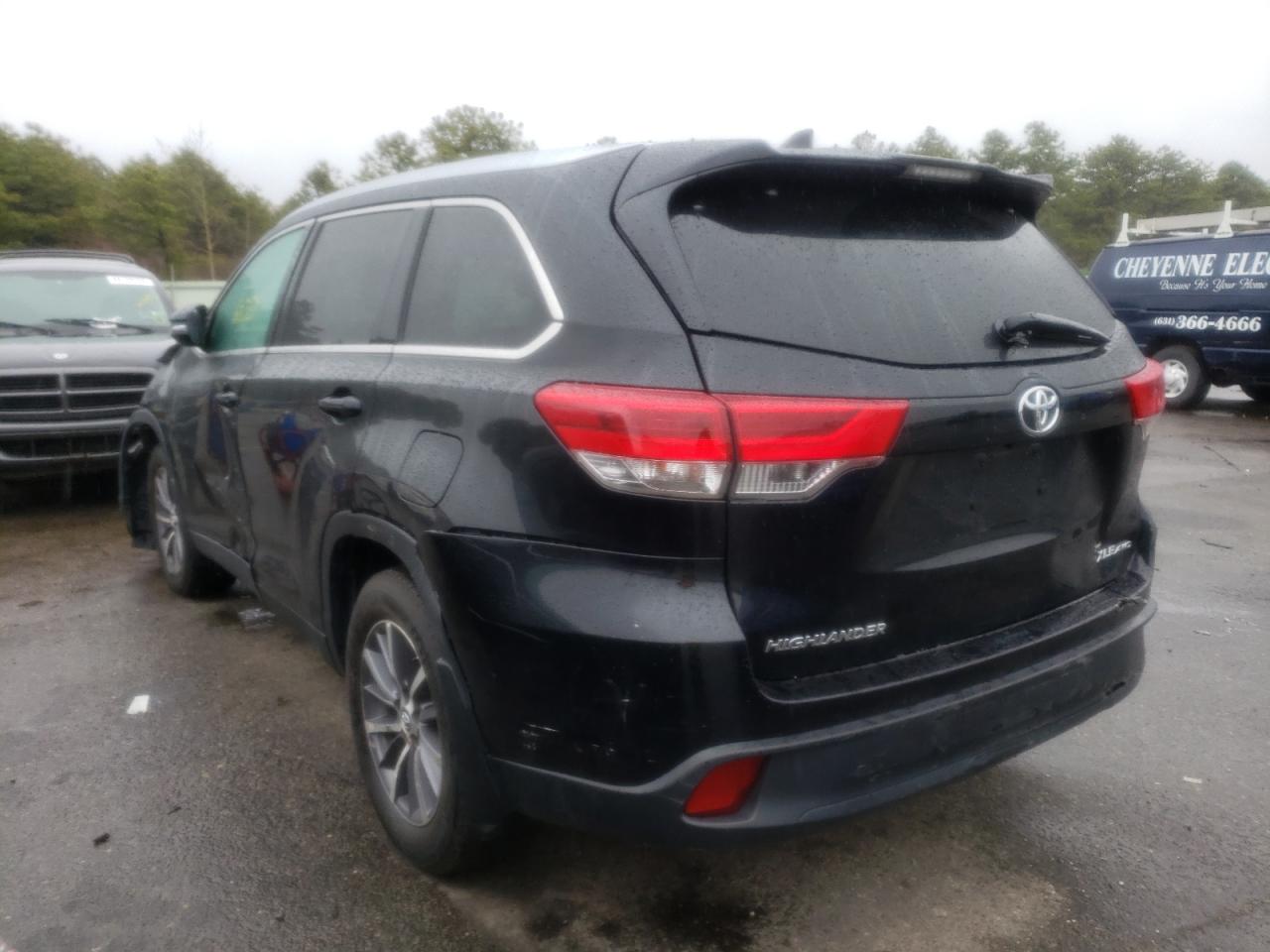 Photo 3 from auction – 2019 TOYOTA HIGHLANDER with VIN 5TDJZRFH8KS589536