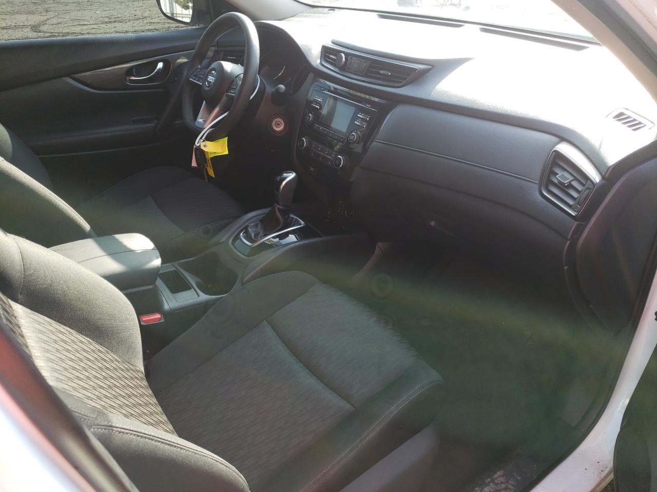 Photo 5 from auction – 2017 NISSAN ROGUE S with VIN KNMAT2MV1HP607184