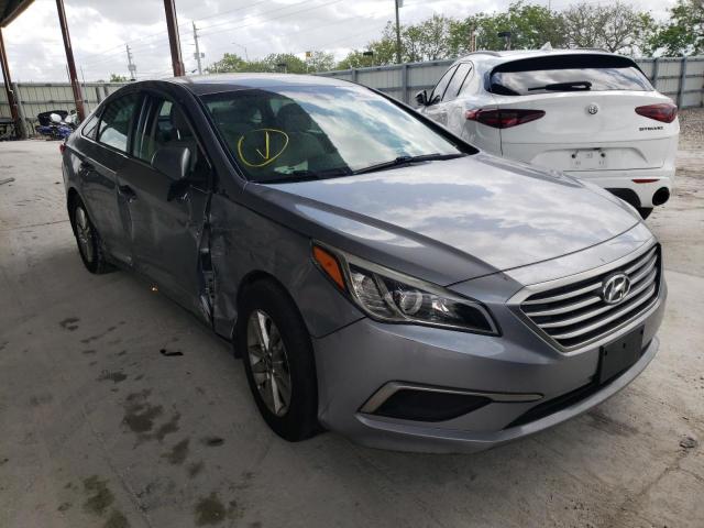 HYUNDAI SONATA SE 2017 with VIN 5NPE24AF5HH484496 - Photo from auction