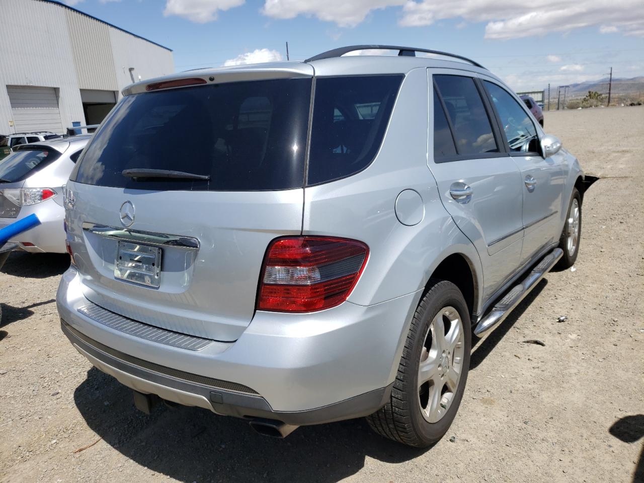 Photo 4 from auction – 2006 MERCEDES-BENZ ML 350 with VIN 4JGBB86E76A101779