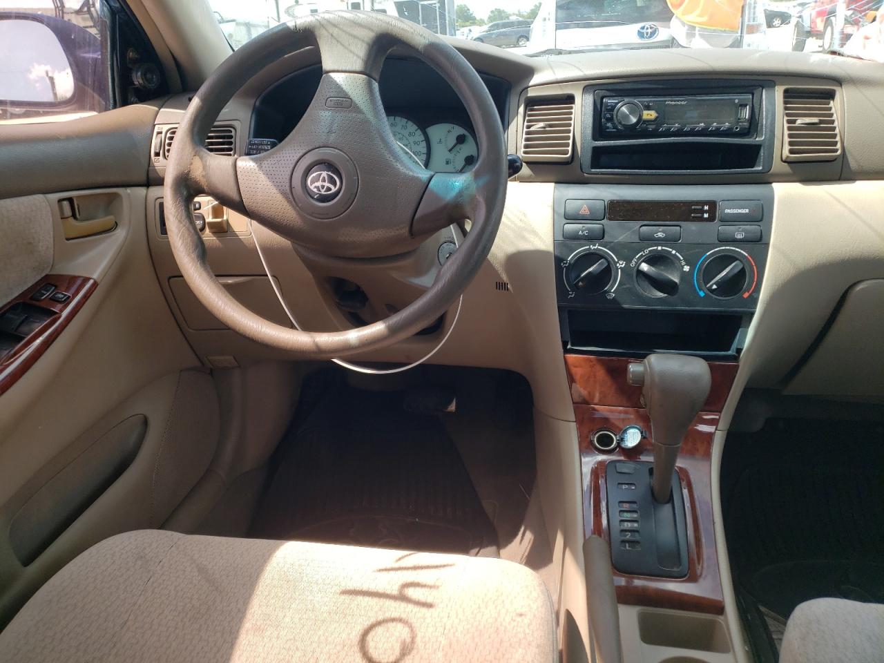 Photo 9 from auction – 2004 TOYOTA COROLLA CE with VIN JTDBR32E342048367