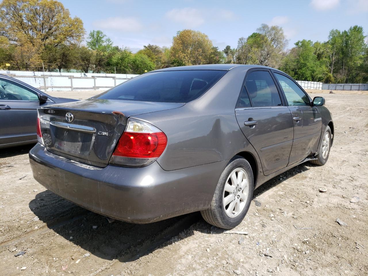 Photo 4 from auction – 2005 TOYOTA CAMRY LE with VIN 4T1BE30K95U978196