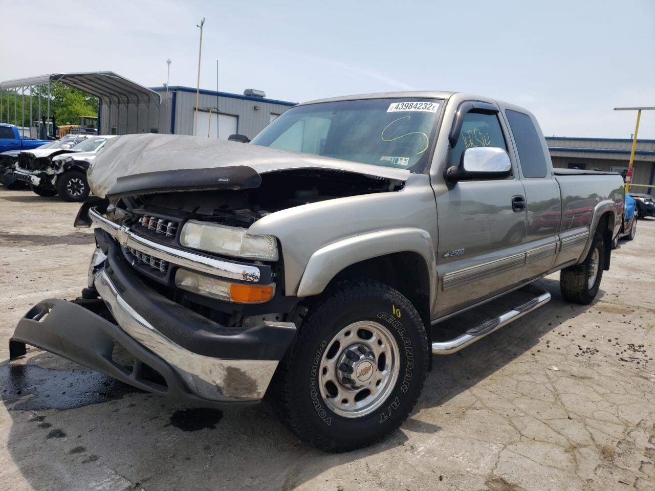 Photo 2 from auction – 2000 CHEVROLET SILVERADO with VIN 1GCGK29U9YE396308