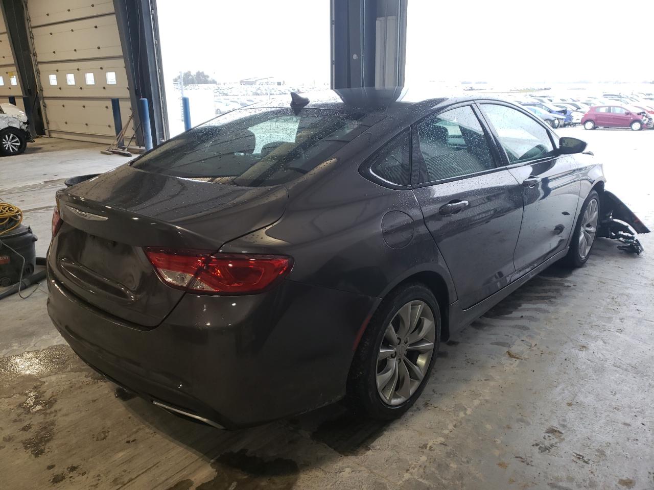 Photo 4 from auction – 2015 CHRYSLER 200 S with VIN 1C3CCCBB9FN672658