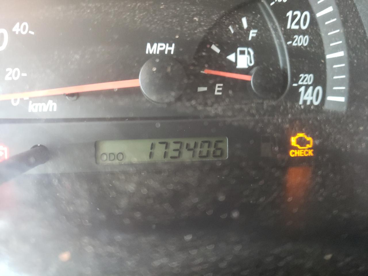 Photo 8 from auction – 2002 TOYOTA CAMRY LE with VIN JTDBF30KX20010239