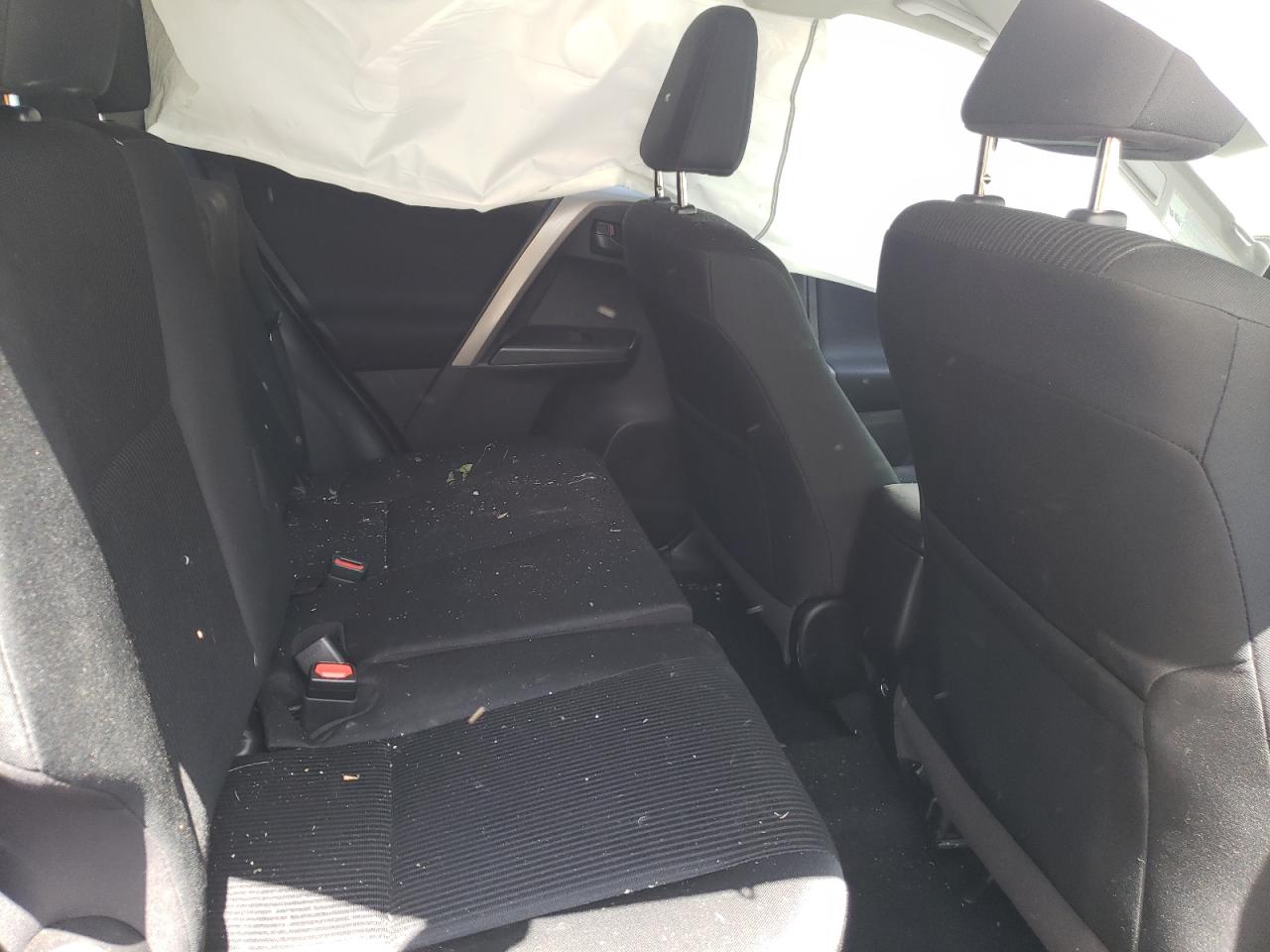 Photo 6 from auction – 2018 TOYOTA RAV4 LE with VIN 2T3ZFREV0JW509470