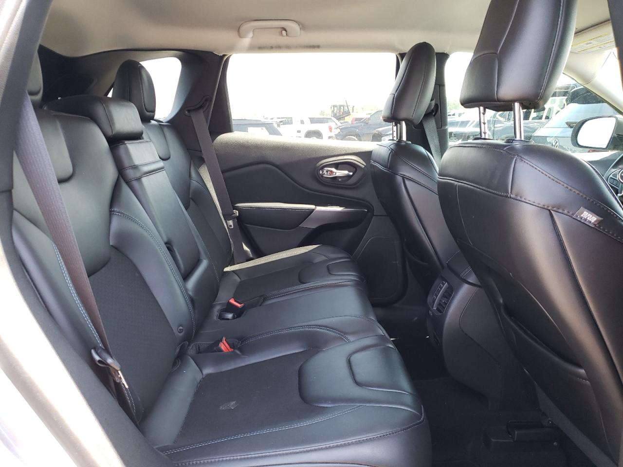 Photo 6 from auction – 2019 JEEP CHEROKEE L with VIN 1C4PJLLB7KD395770