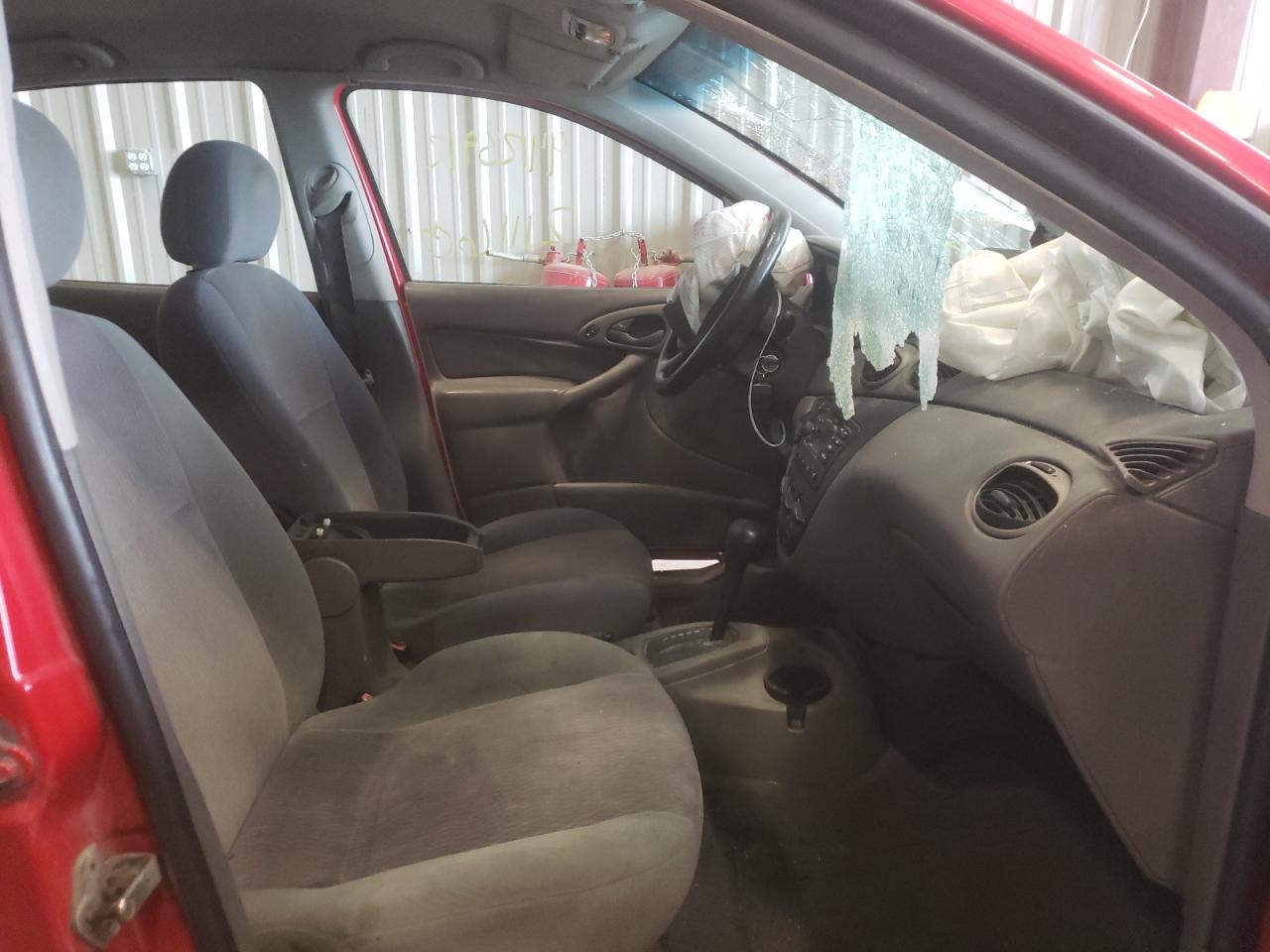 Photo 5 from auction – 2000 FORD FOCUS SE with VIN 1FAFP3434YW110169