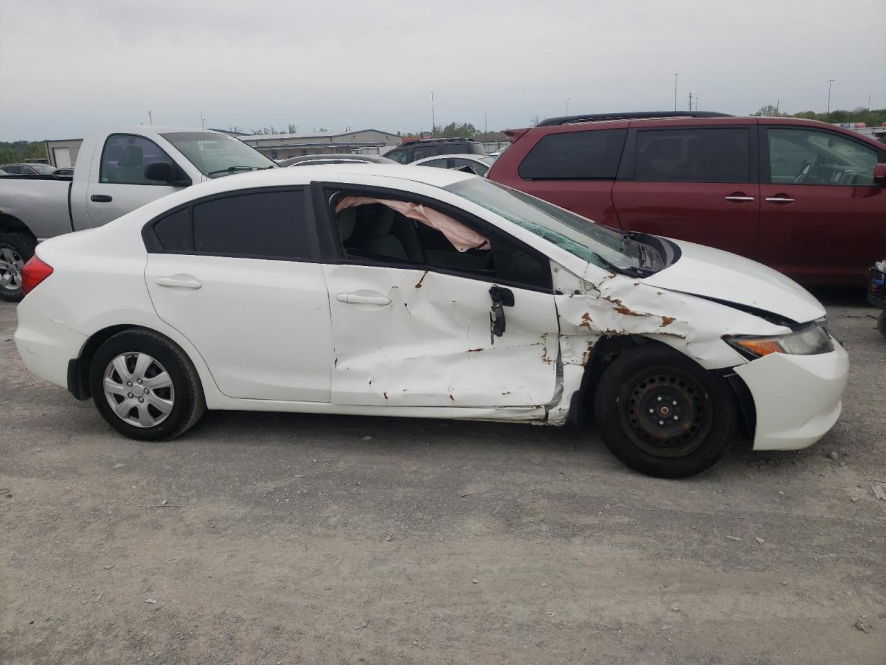 Photo 9 from auction – 2012 HONDA CIVIC LX with VIN 19XFB2F52CE030826