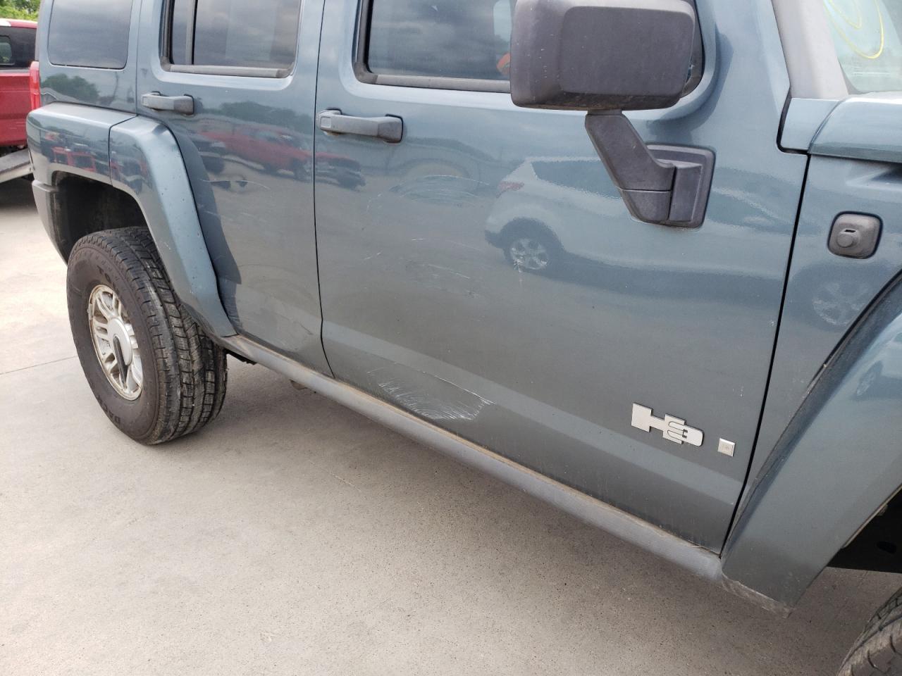 Photo 9 from auction – 2006 HUMMER H3 with VIN 5GTDN136468184595