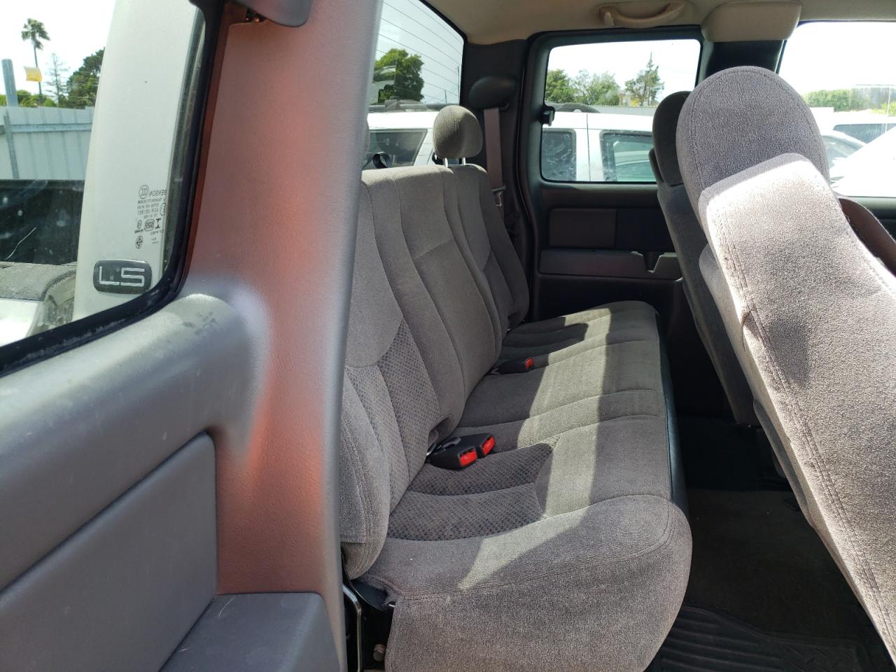Photo 18 from auction – 2005 CHEVROLET SILVERADO with VIN 1GCHK29U65E243885