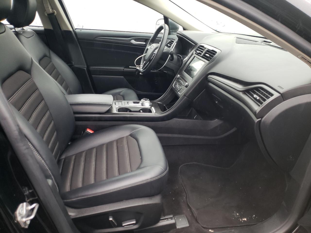 Photo 5 from auction – 2018 FORD FUSION SE with VIN 3FA6P0LU1JR183355