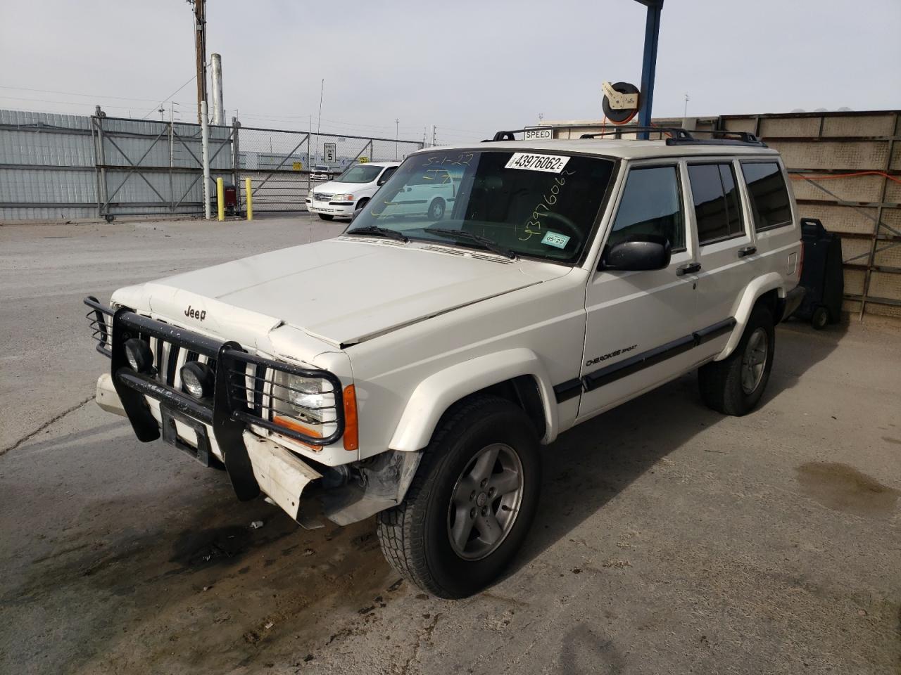 Photo 2 from auction – 2001 JEEP CHEROKEE S with VIN 1J4FT48SX1L604017