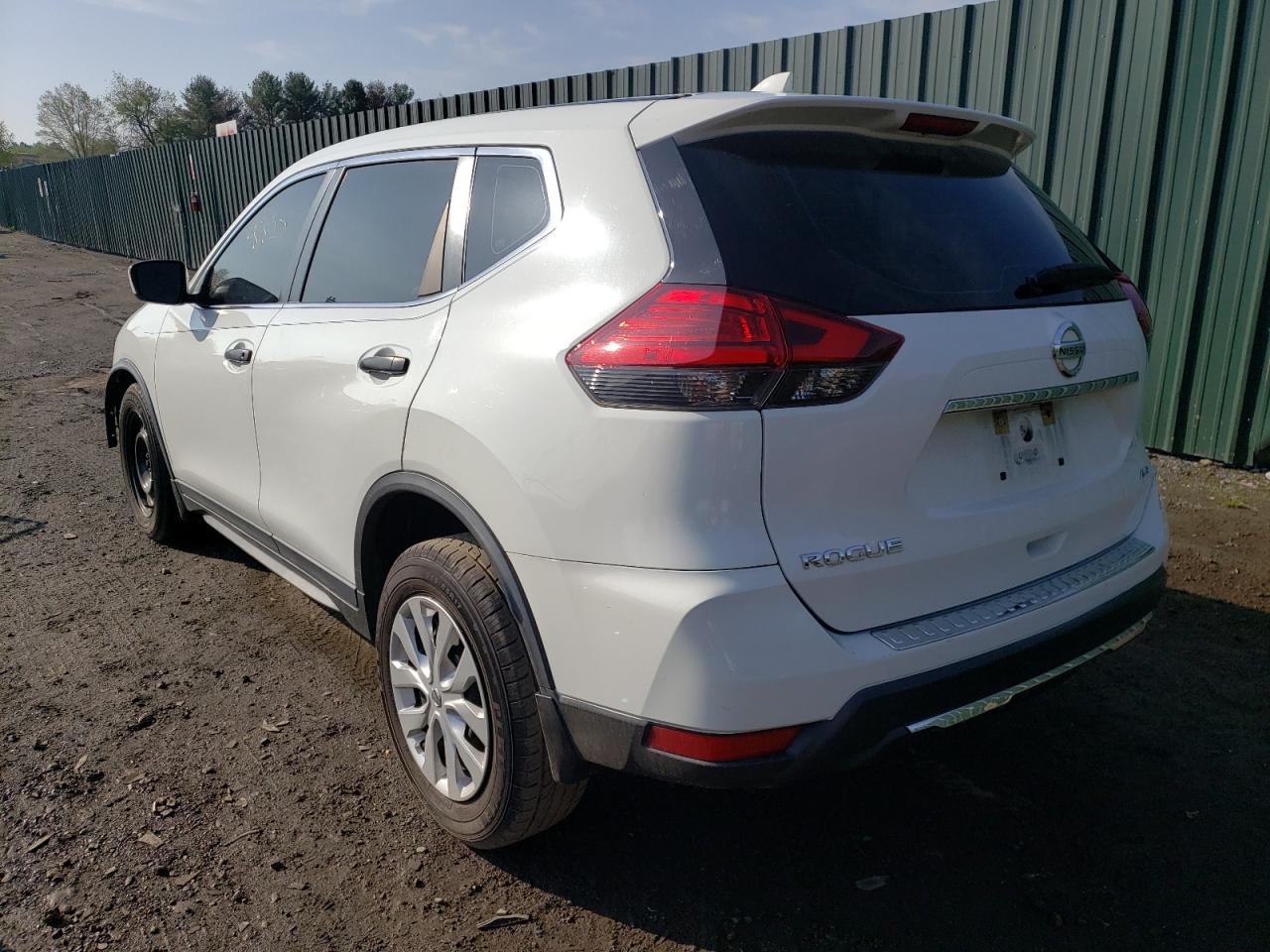 Photo 3 from auction – 2017 NISSAN ROGUE S with VIN KNMAT2MV1HP607184