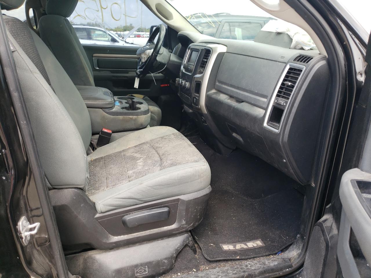 Photo 5 from auction – 2015 RAM 1500 SLT with VIN 1C6RR6GT2FS714295