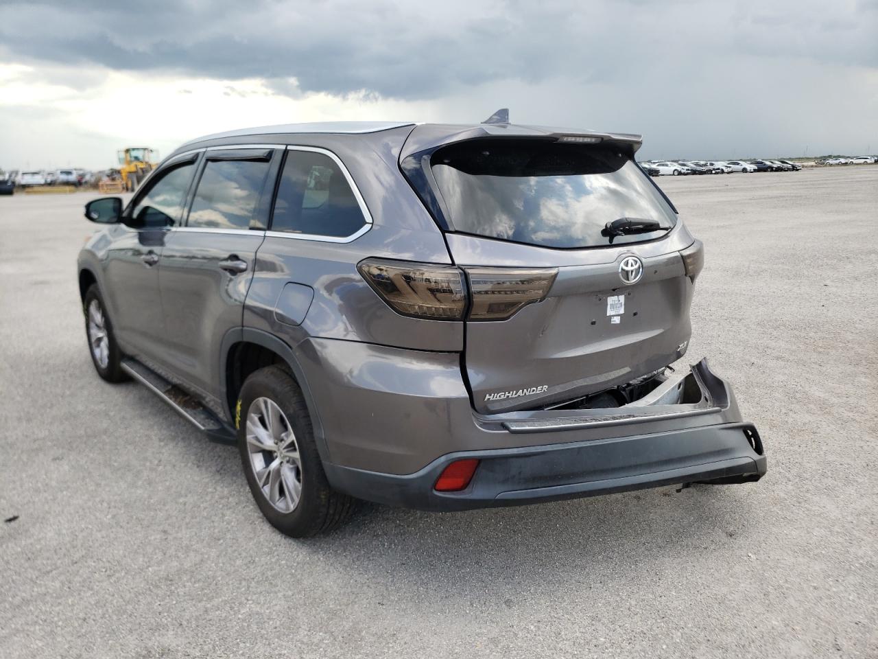 Photo 3 from auction – 2015 TOYOTA HIGHLANDER with VIN 5TDKKRFHXFS043545