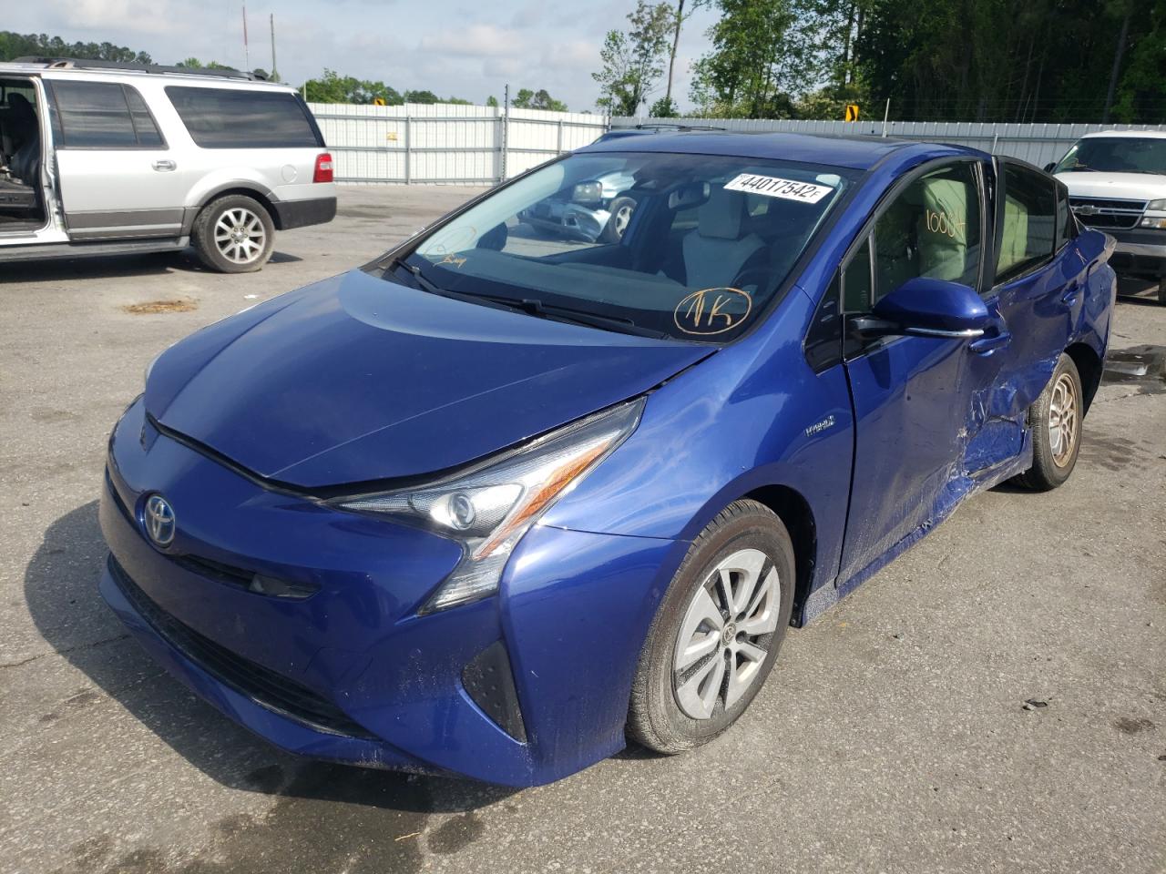 Photo 2 from auction – 2017 TOYOTA PRIUS with VIN JTDKARFU4H3052780