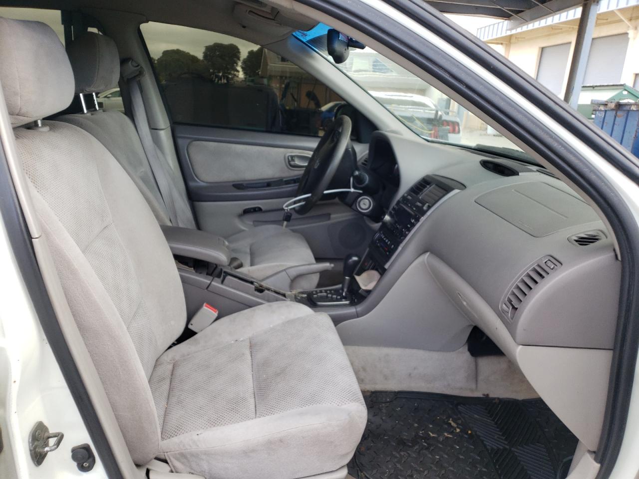Photo 5 from auction – 2002 NISSAN MAXIMA GLE with VIN JN1DA31D82T421860