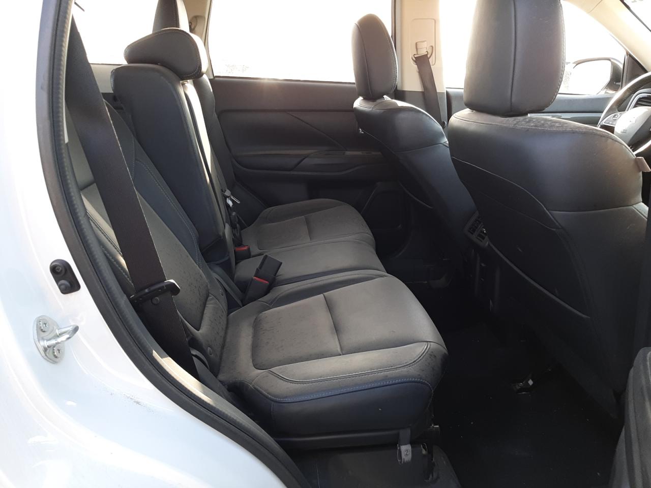 Photo 6 from auction – 2020 MITSUBISHI OUTLANDER with VIN JA4AZ3A34LZ020248