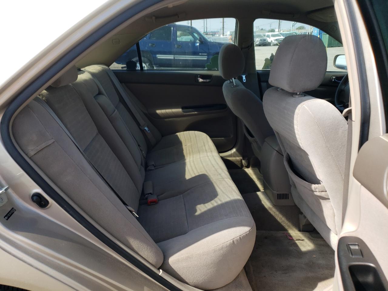 Photo 6 from auction – 2005 TOYOTA CAMRY LE with VIN 4T1BE30K35U021269