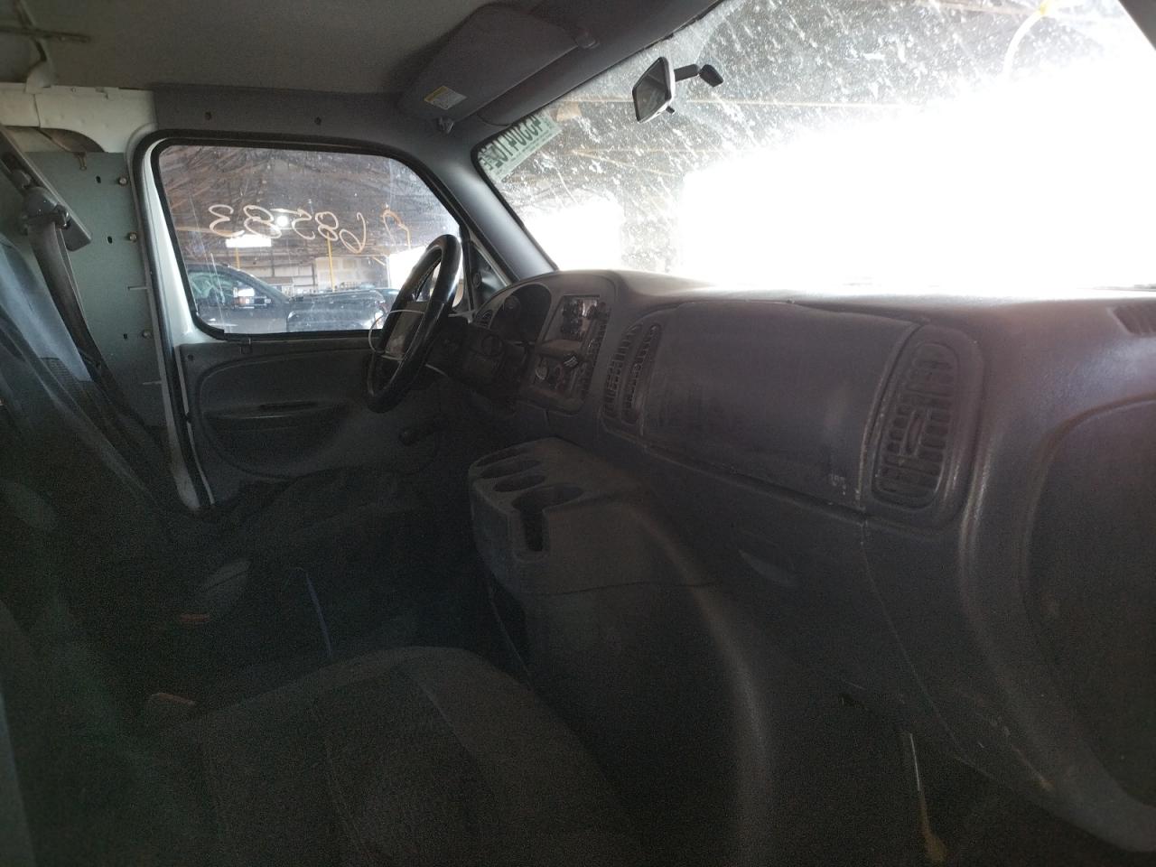 Photo 5 from auction – 1998 DODGE RAM VAN B2 with VIN 2B7JB21Z2WK135611