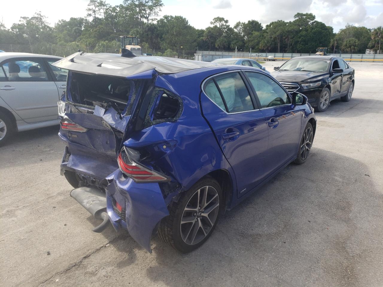 Photo 4 from auction – 2015 LEXUS CT 200 with VIN JTHKD5BH4F2212716