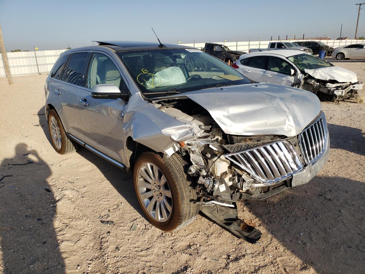 LINCOLN MKX 2012 with VIN 2LMDJ6JKXCBL17496 - Photo from auction