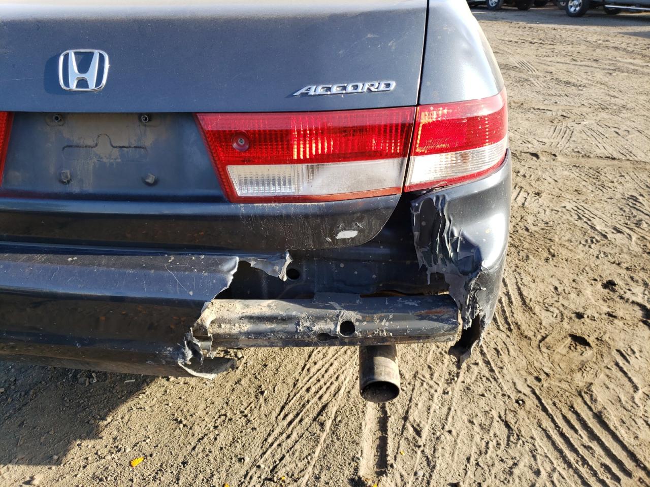 Photo 9 from auction – 2003 HONDA ACCORD LX with VIN JHMCM56333C078161