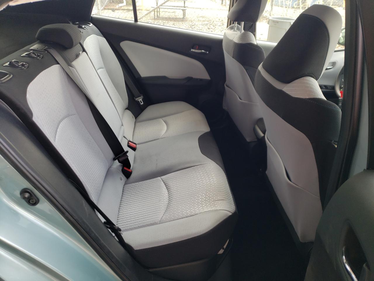 Photo 18 from auction – 2018 TOYOTA PRIUS with VIN JTDKBRFU3J3062252