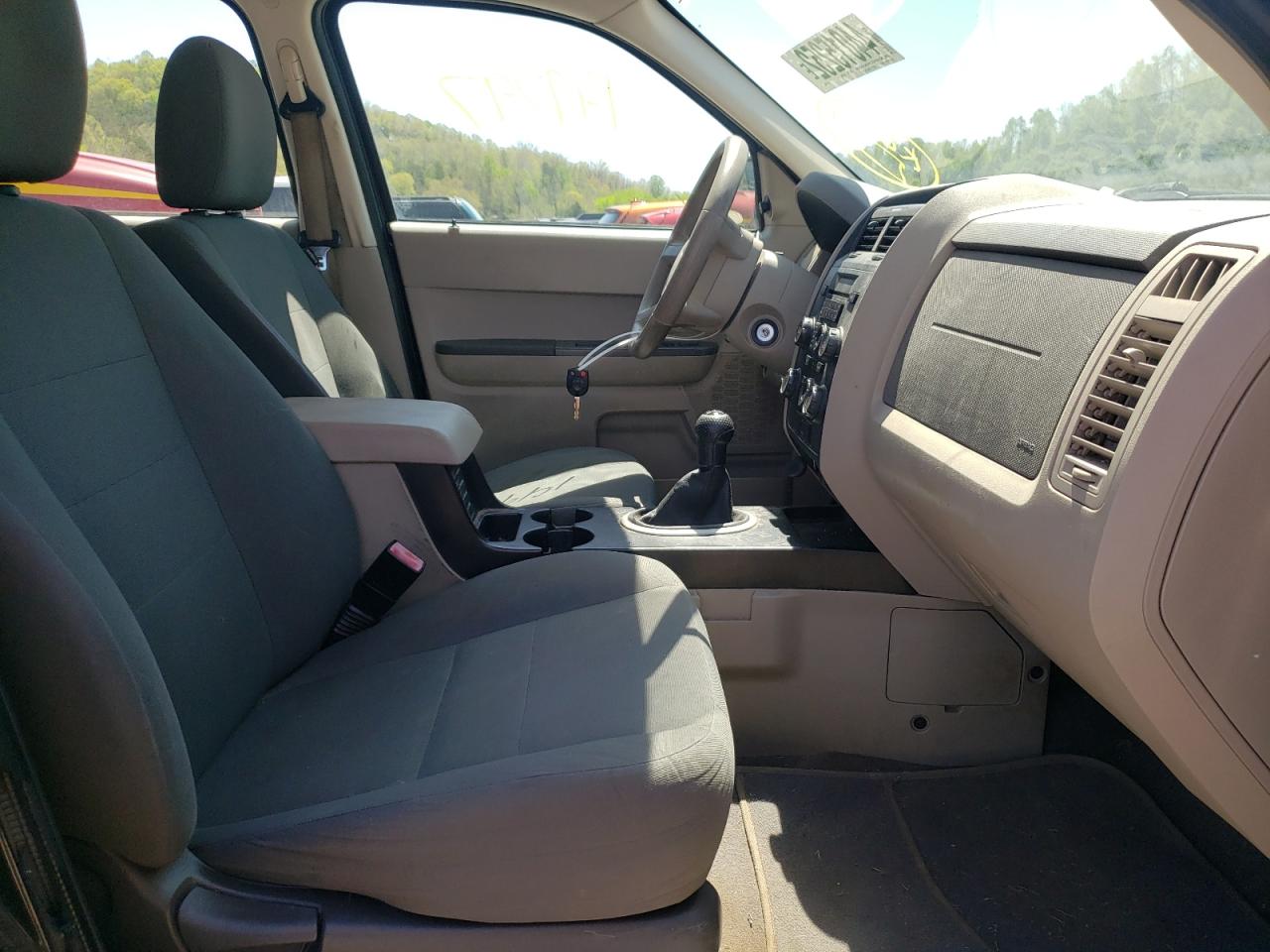 Photo 5 from auction – 2010 FORD ESCAPE XLS with VIN 1FMCU0C71AKB96185