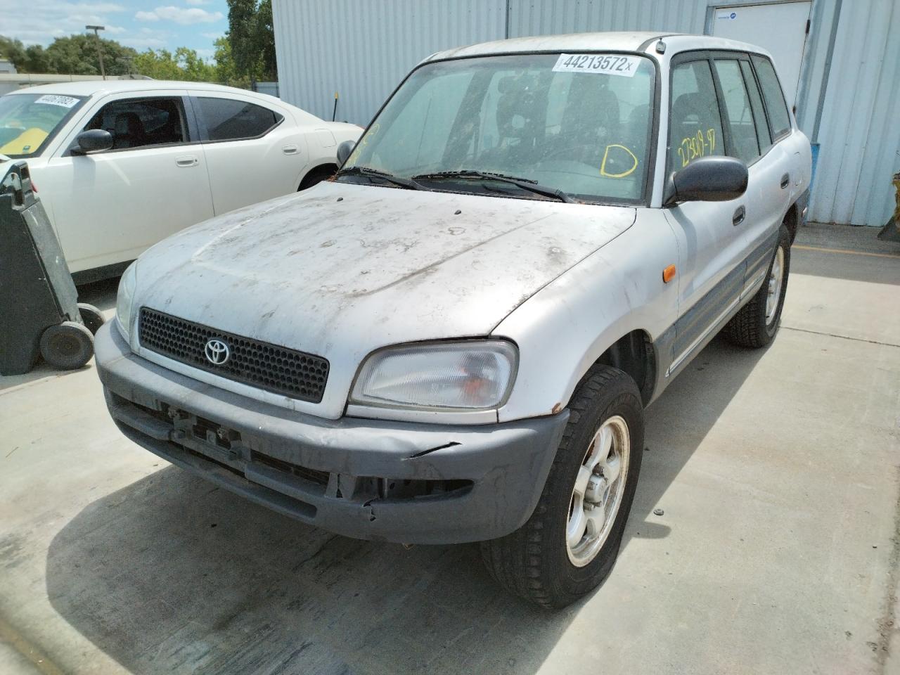 Photo 2 from auction – 1997 TOYOTA RAV4 with VIN JT3GP10V1V7015685