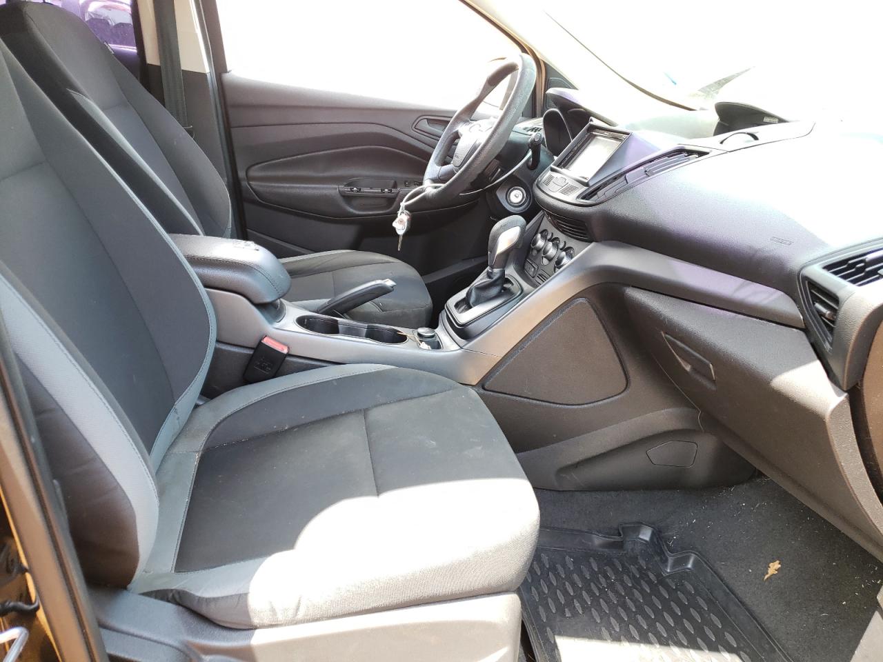 Photo 5 from auction – 2013 FORD ESCAPE S with VIN 1FMCU0F73DUD32367