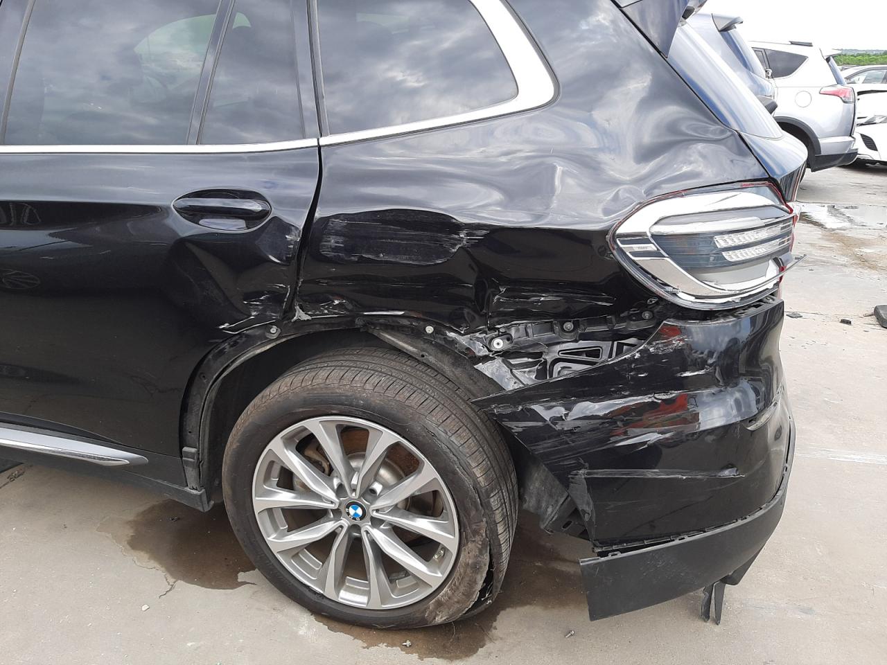Photo 9 from auction – 2019 BMW X3 SDRIVE3 with VIN 5UXTR7C5XKLF23905