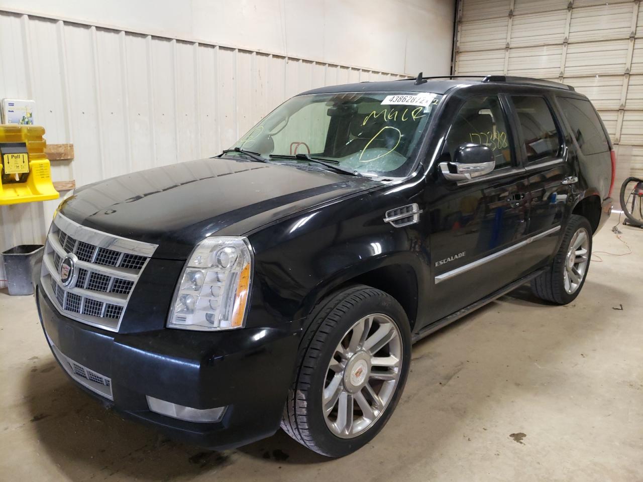 Photo 2 from auction – 2014 CADILLAC ESCALADE P with VIN 1GYS3DEF7ER102624