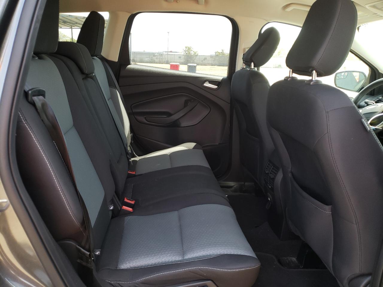 Photo 6 from auction – 2018 FORD ESCAPE SE with VIN 1FMCU9GDXJUB54929