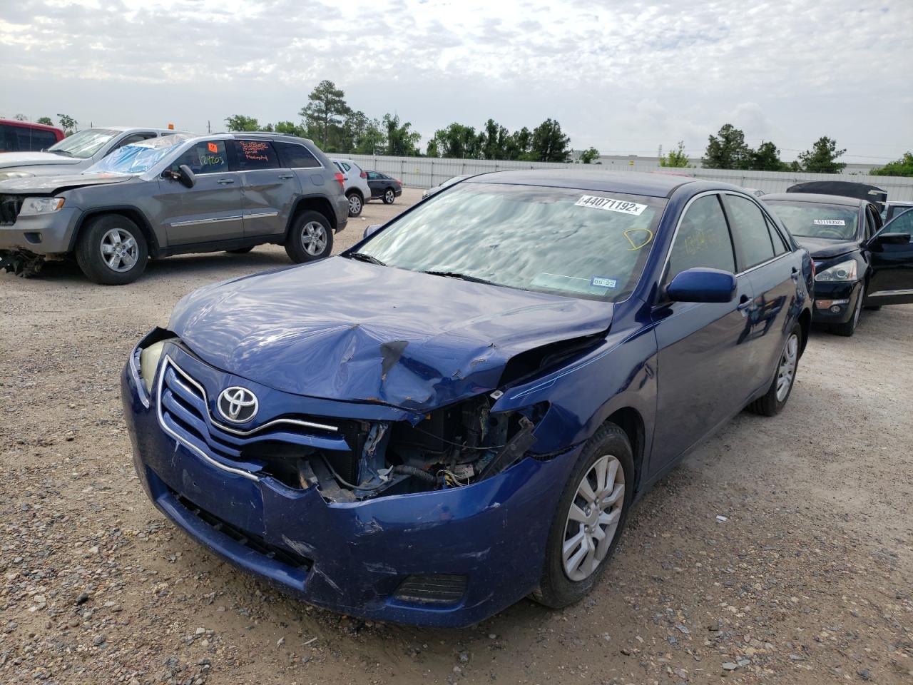 Foto 2 de la subasta – 2011 TOYOTA CAMRY BASE con VIN 4T1BF3EK5BU768244