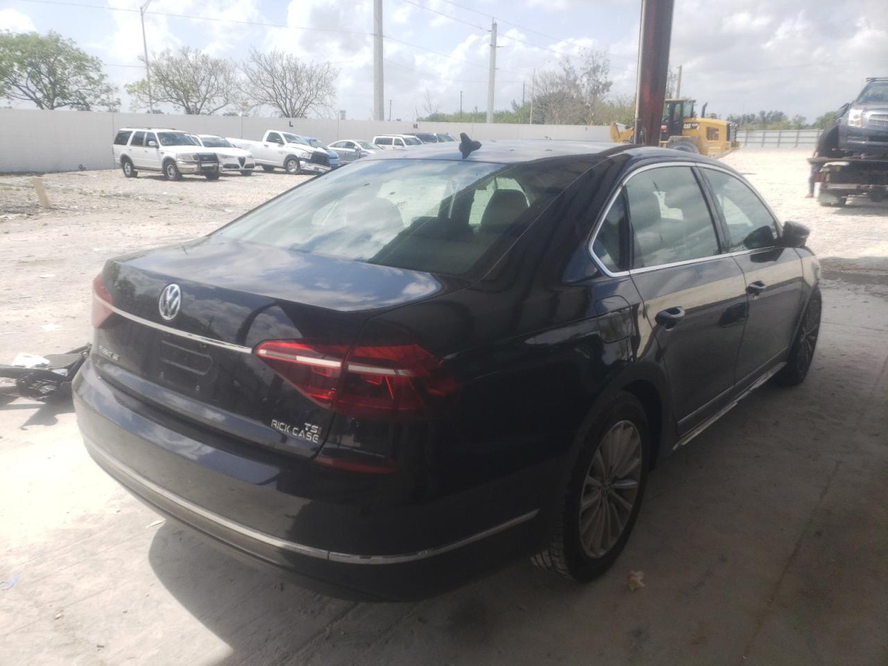 Photo 4 from auction – 2017 VOLKSWAGEN PASSAT SE with VIN 1VWBT7A36HC079652