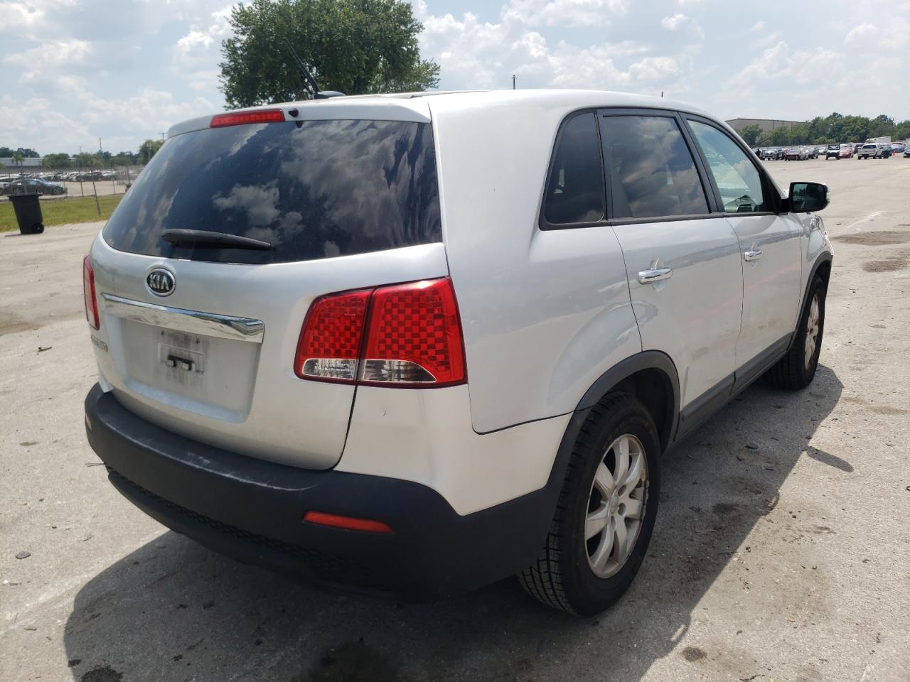 Photo 4 from auction – 2012 KIA SORENTO BA with VIN 5XYKT3A15CG248476