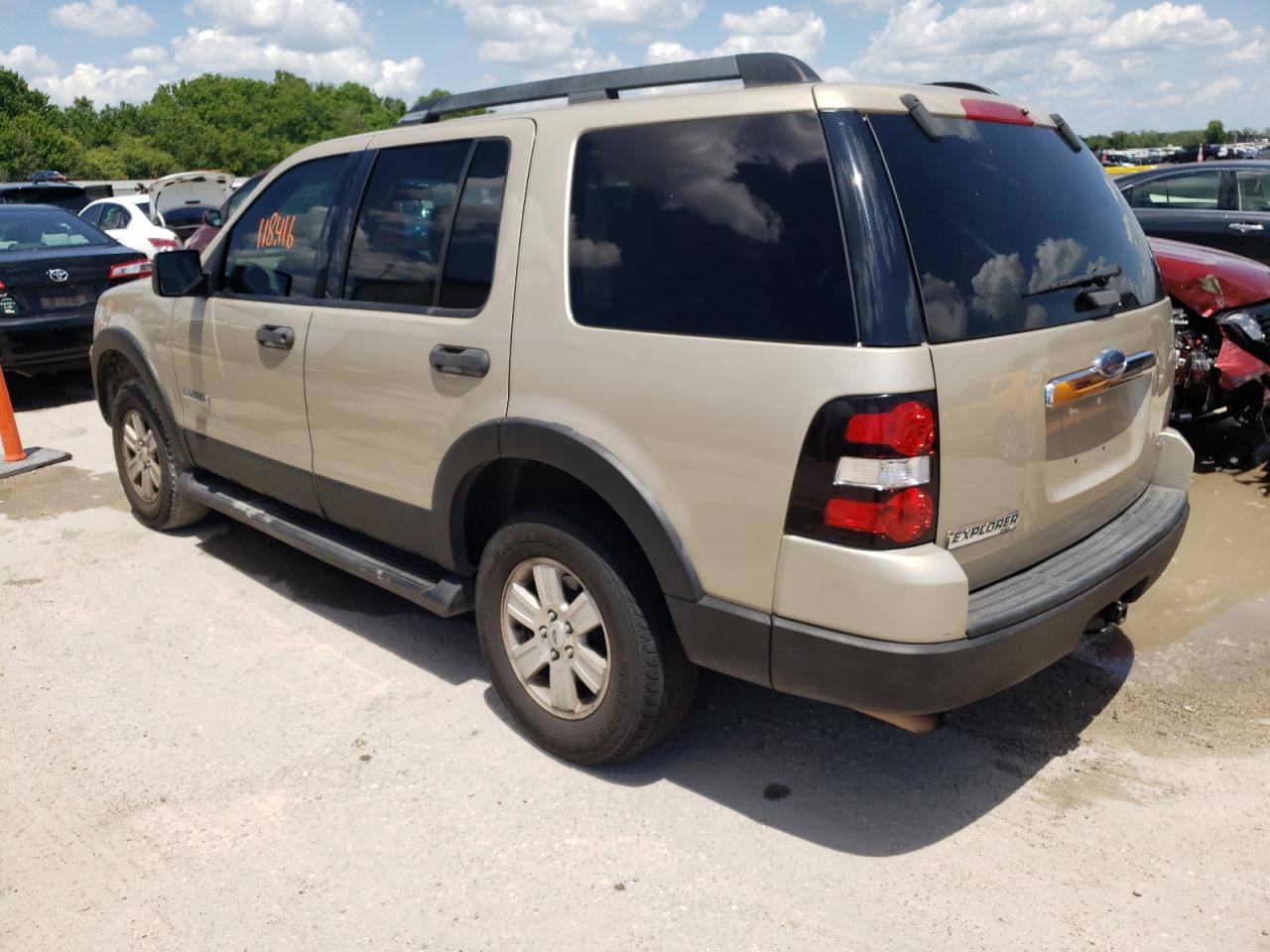 Photo 3 from auction – 2006 FORD EXPLORER X with VIN 1FMEU63E06UB58582