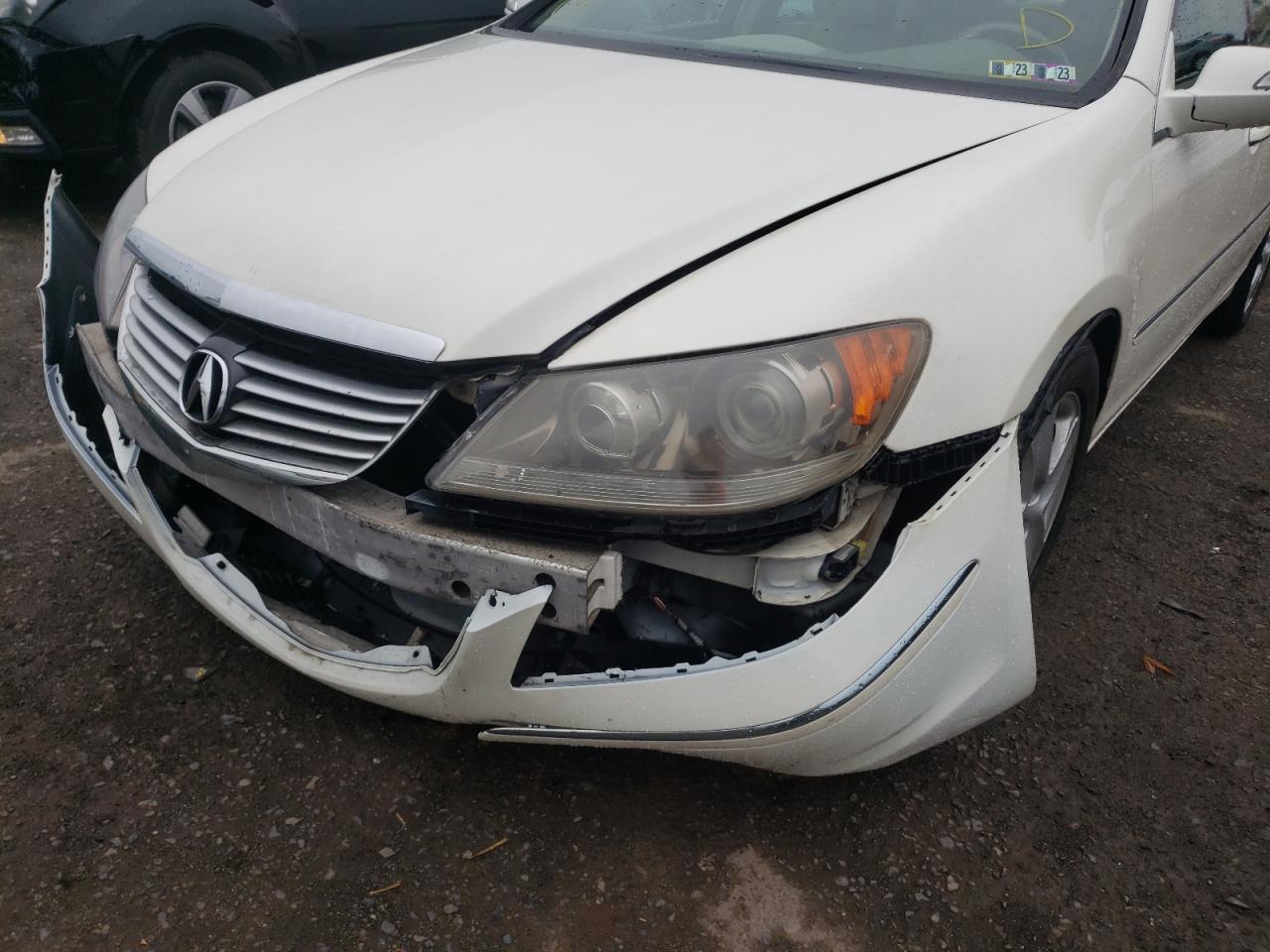 Photo 9 from auction – 2005 ACURA RL with VIN JH4KB16595C010235