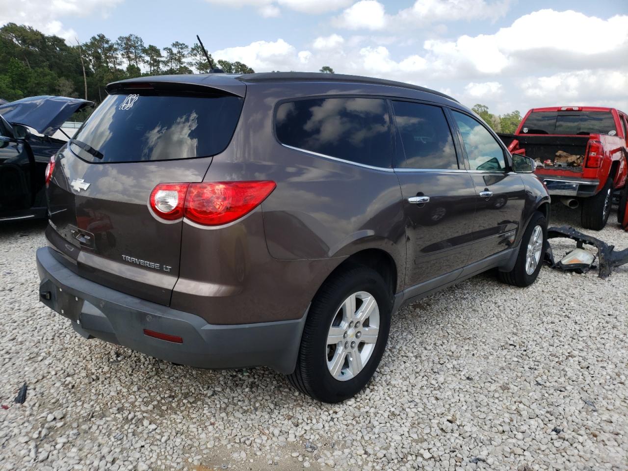 Photo 4 from auction – 2009 CHEVROLET TRAVERSE L with VIN 1GNER23D69S147096