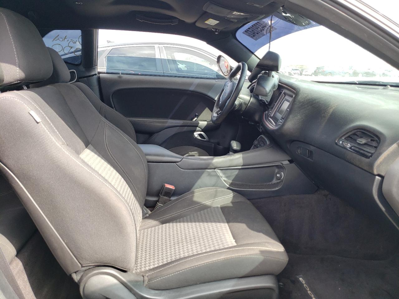 Photo 5 from auction – 2016 DODGE CHALLENGER with VIN 2C3CDZAG5GH172469