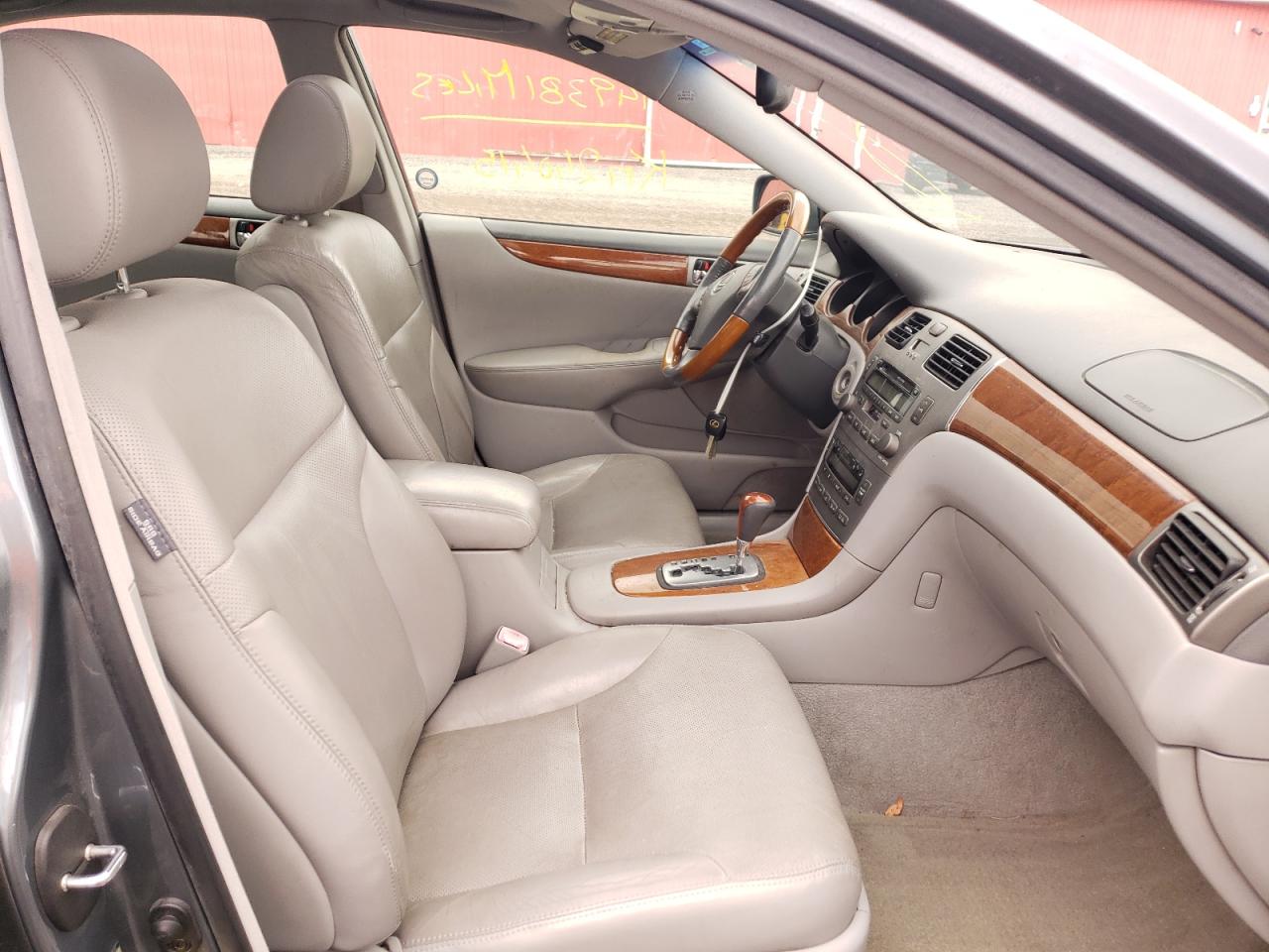 Photo 5 from auction – 2005 LEXUS ES 330 with VIN JTHBA30G455099788