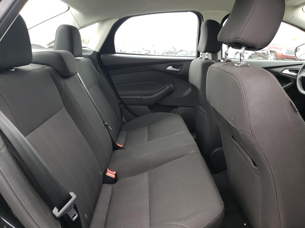Photo 6 from auction – 2015 FORD FOCUS SE with VIN 1FADP3F25FL383096