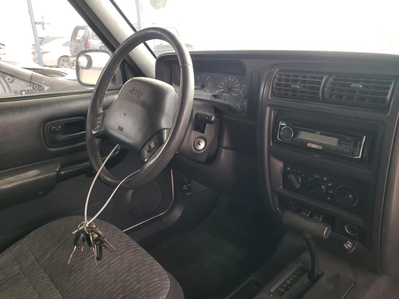Photo 9 from auction – 2001 JEEP CHEROKEE S with VIN 1J4FT48SX1L604017