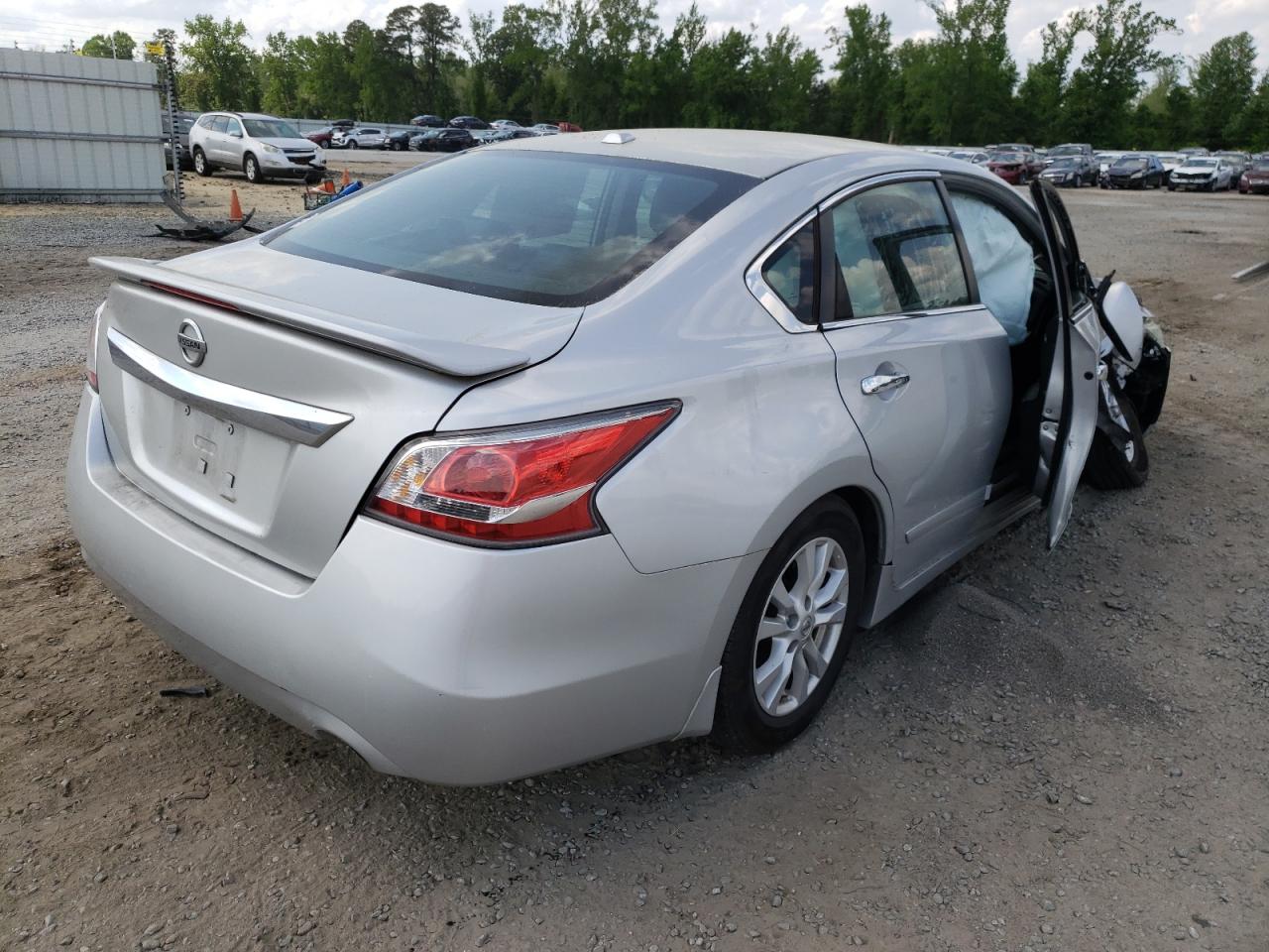 Photo 4 from auction – 2015 NISSAN ALTIMA 2.5 with VIN 1N4AL3AP4FC100947