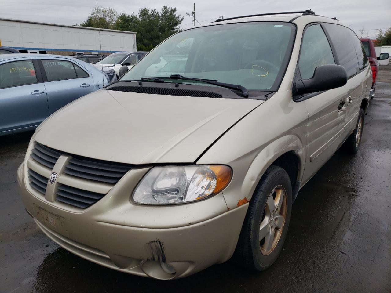 Photo 2 from auction – 2005 DODGE GRAND CARA with VIN 2D4GP44L85R573735
