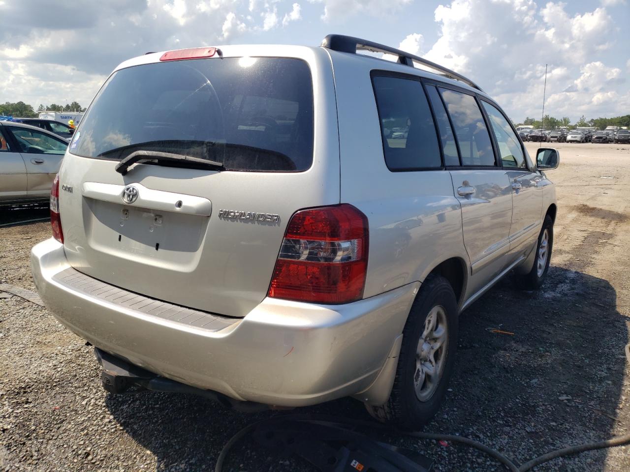 Photo 4 from auction – 2004 TOYOTA HIGHLANDER with VIN JTEGD21A940086514